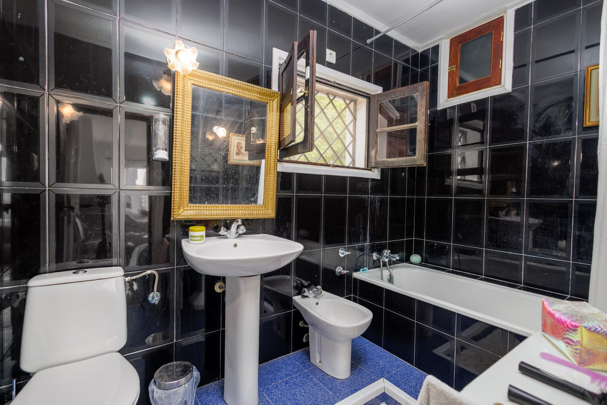 Se vende Finca - Cortijo de 7 dormitorios en Costa Del Sol East, Málaga, España