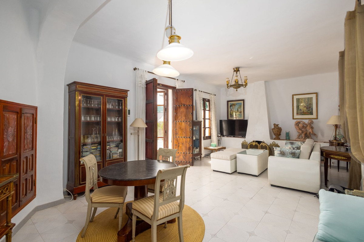 Se vende Finca - Cortijo de 7 dormitorios en Costa Del Sol East, Málaga, España