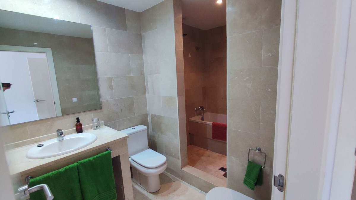 Se vende Apartamento Planta Baja de 3 dormitorios en Costa Del Sol, Málaga, España