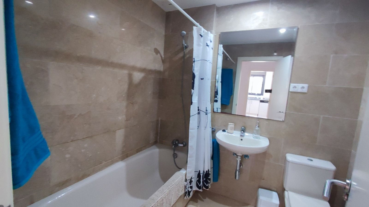 Se vende Apartamento Planta Baja de 3 dormitorios en Costa Del Sol, Málaga, España