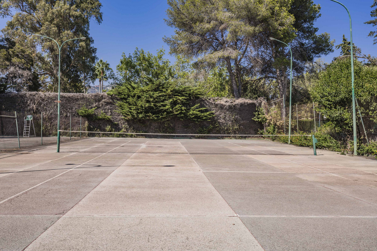 2 Bed Apartment for sale in Río Real Costa Del Sol, Málaga, Spain