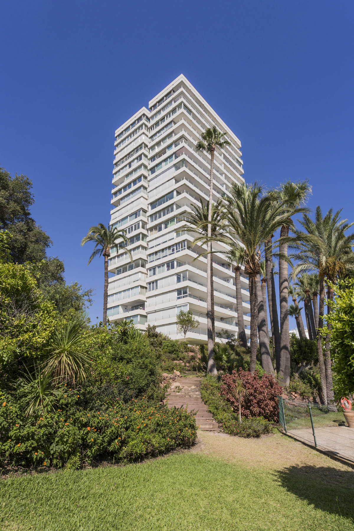 2 Bed Apartment for sale in Río Real Costa Del Sol, Málaga, Spain