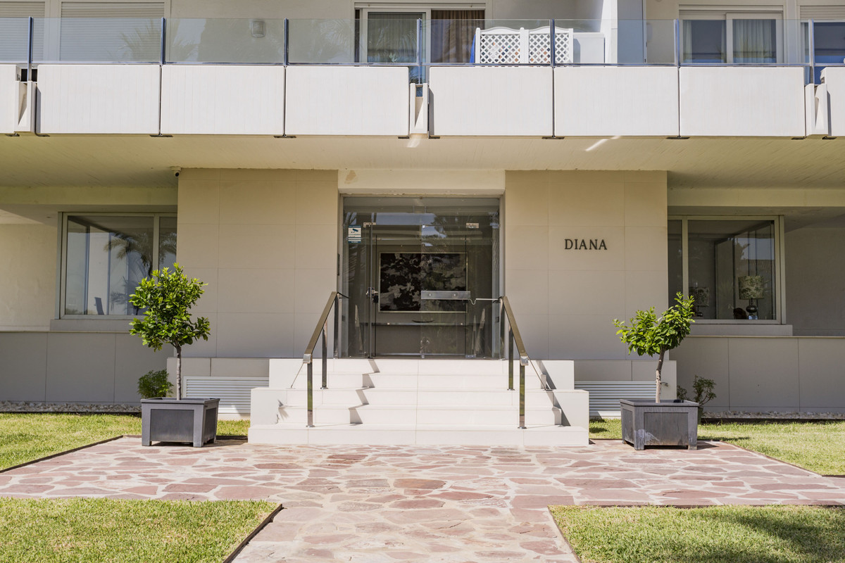 2 Bed Apartment for sale in Río Real Costa Del Sol, Málaga, Spain