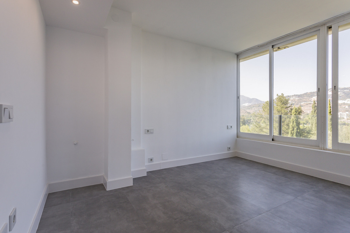 2 Bed Apartment for sale in Río Real Costa Del Sol, Málaga, Spain
