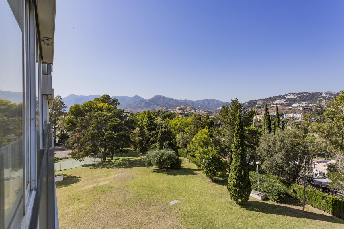 2 Bed Apartment for sale in Río Real Costa Del Sol, Málaga, Spain