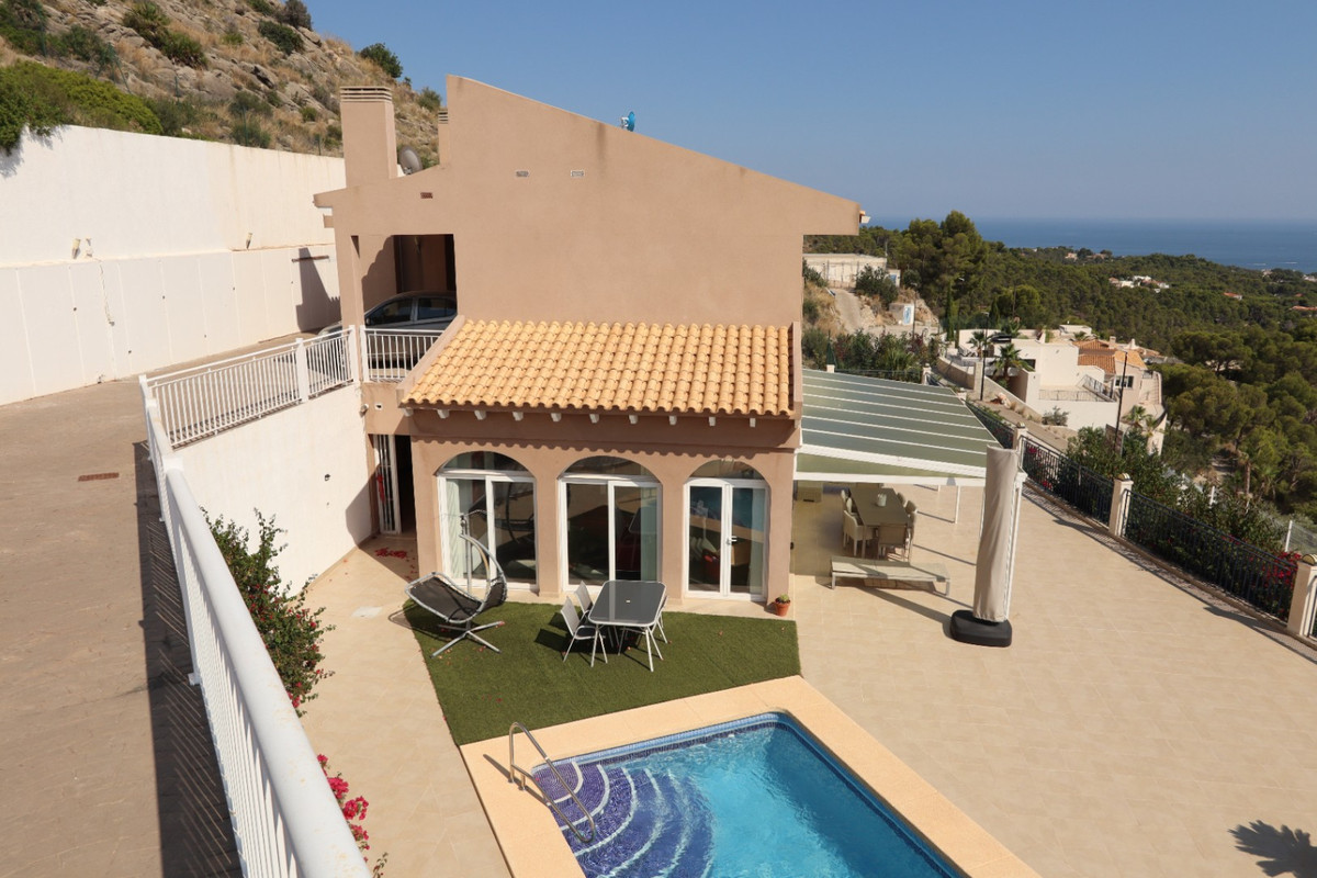 Se vende Villa - Chalet de 3 dormitorios en Costa Blanca, Alicante, España