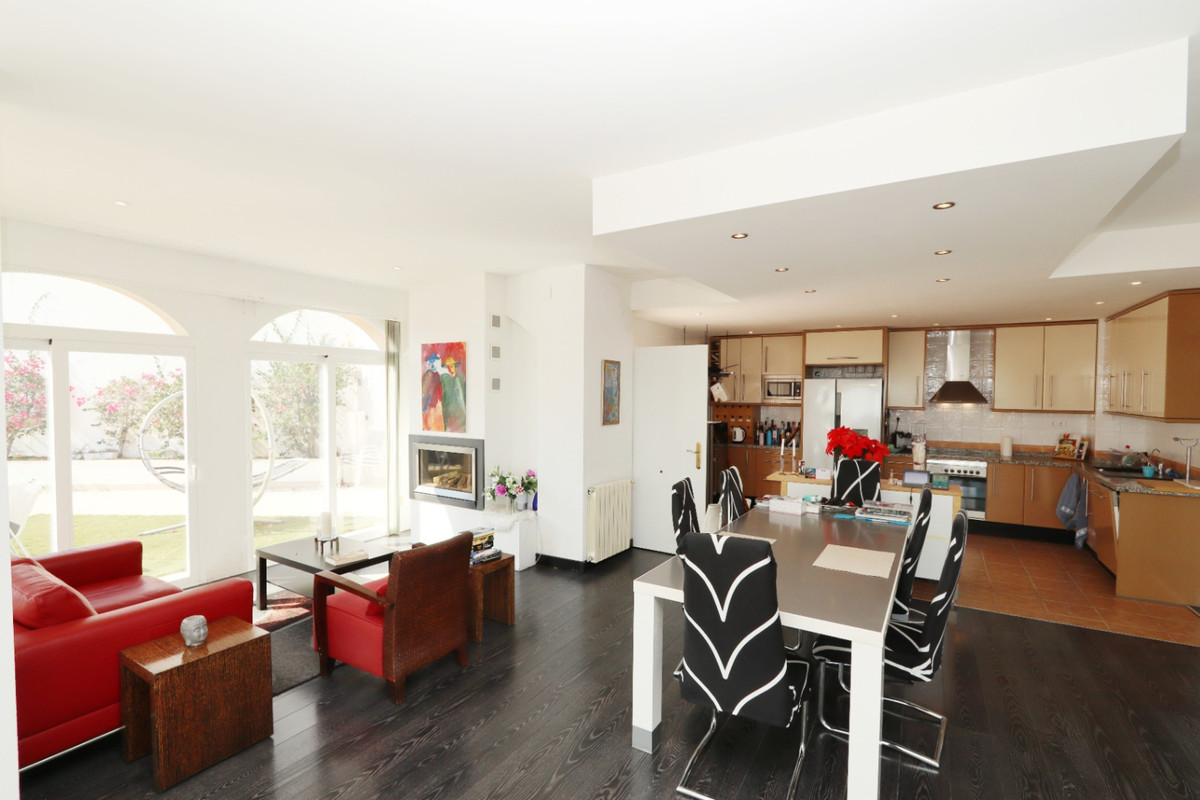 Se vende Villa - Chalet de 3 dormitorios en Costa Blanca, Alicante, España