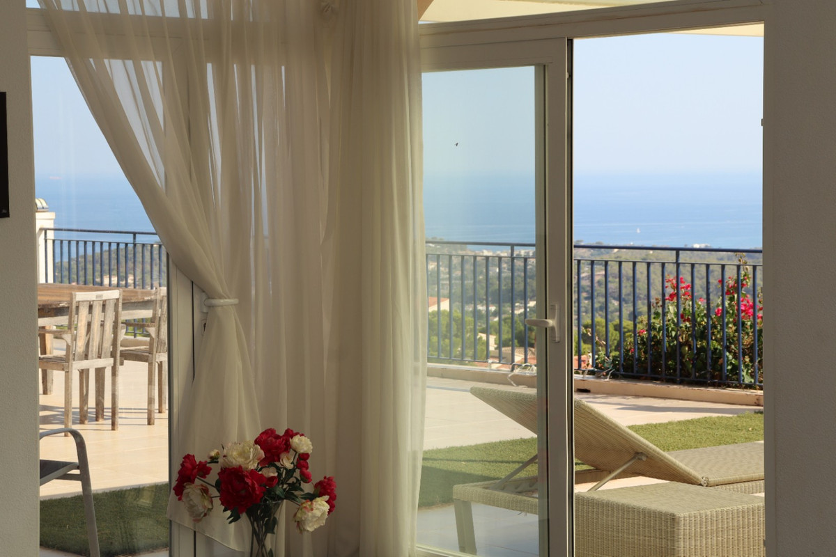 Se vende Villa - Chalet de 3 dormitorios en Costa Blanca, Alicante, España