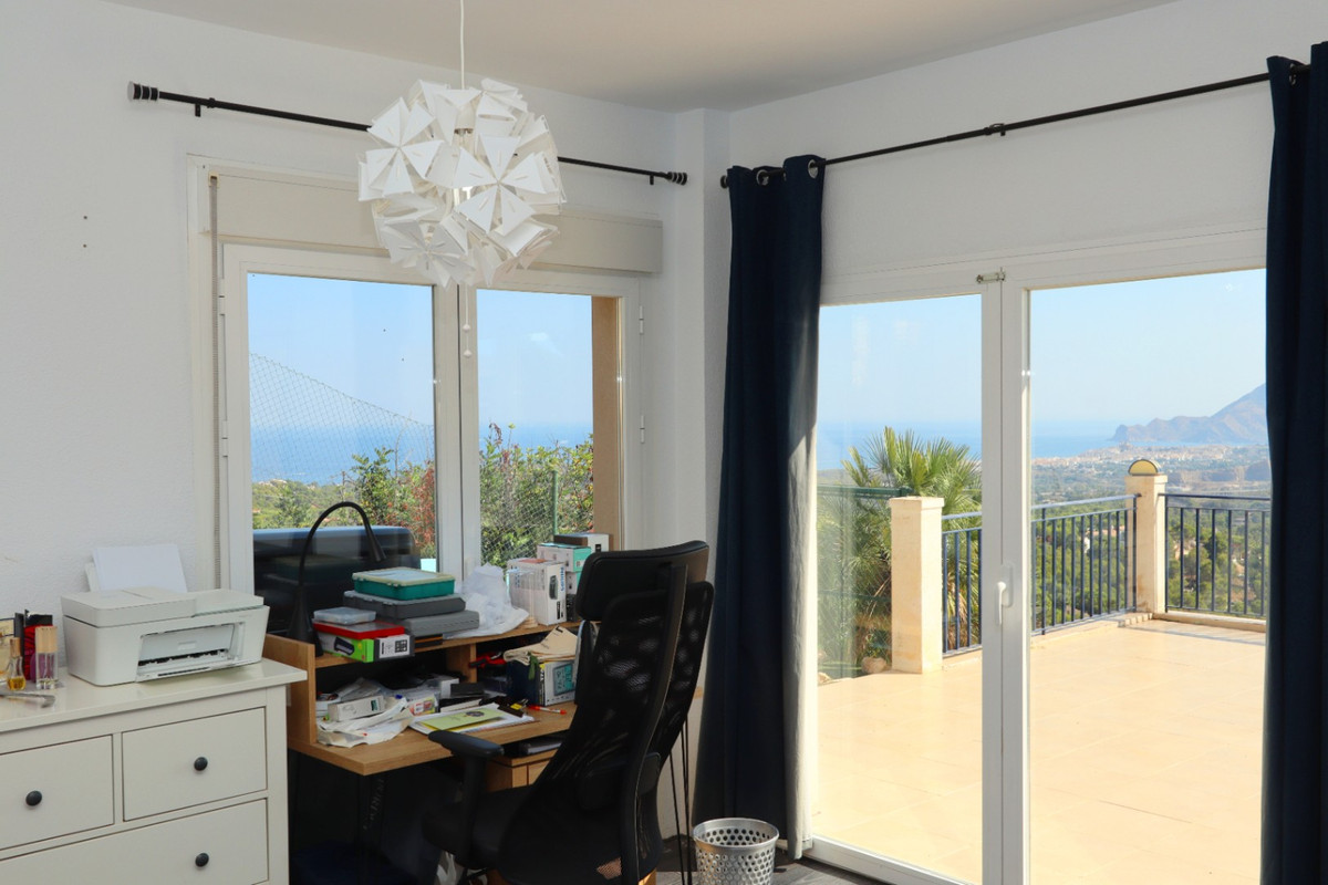 Se vende Villa - Chalet de 3 dormitorios en Costa Blanca, Alicante, España