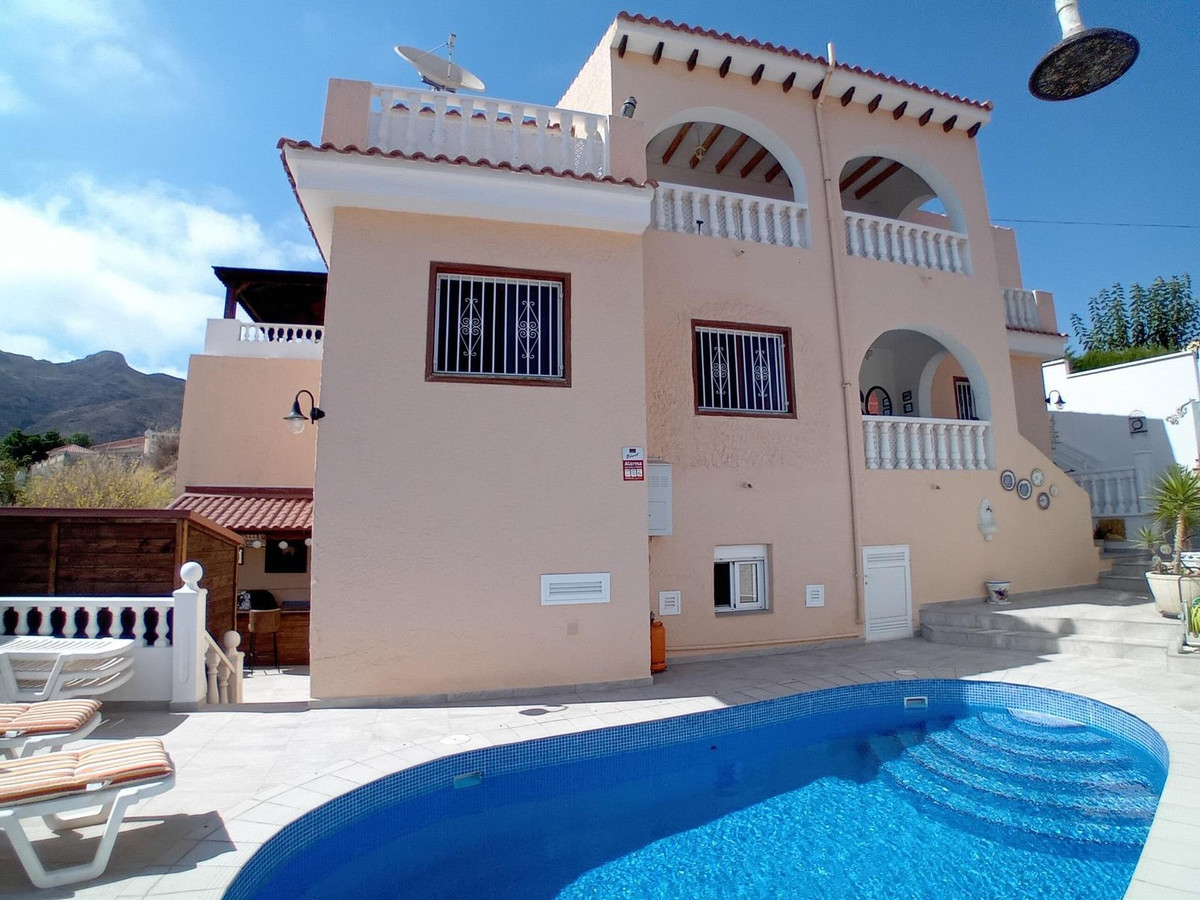 Se vende Villa - Chalet de 4 dormitorios en Costa Calida, Murcia, España