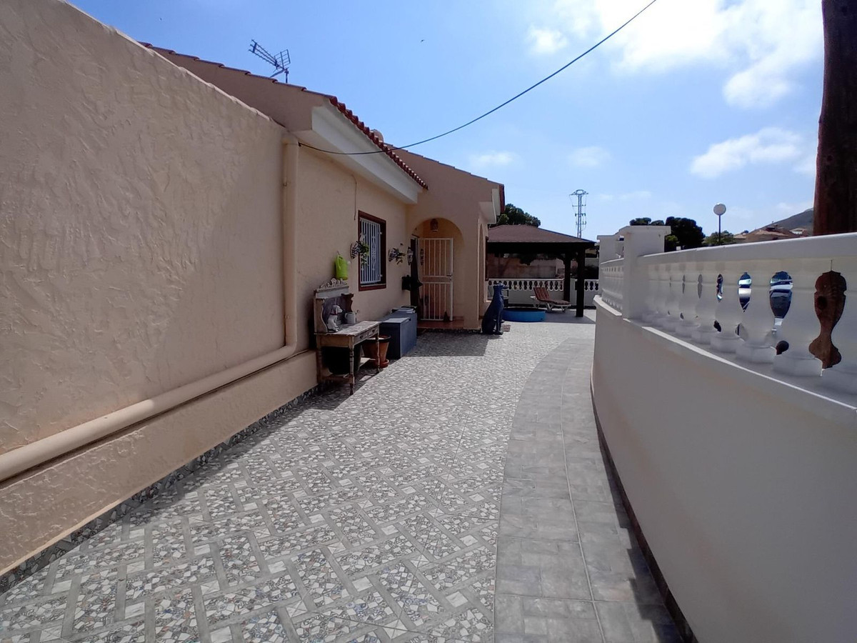 Se vende Villa - Chalet de 4 dormitorios en Costa Calida, Murcia, España