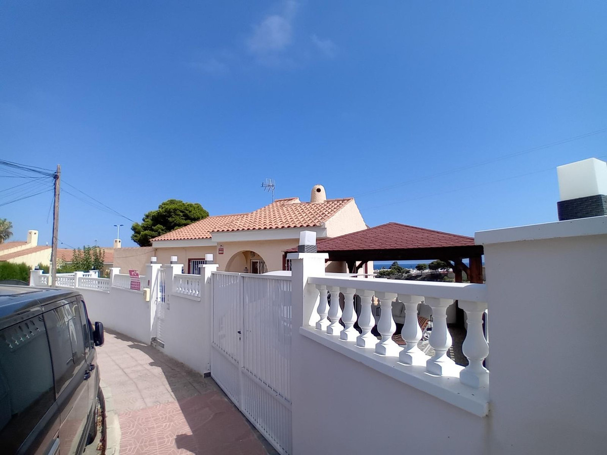 Se vende Villa - Chalet de 4 dormitorios en Costa Calida, Murcia, España