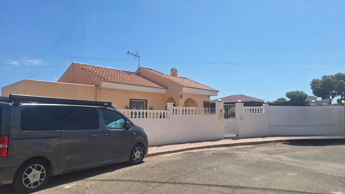 Se vende Villa - Chalet de 4 dormitorios en Costa Calida, Murcia, España