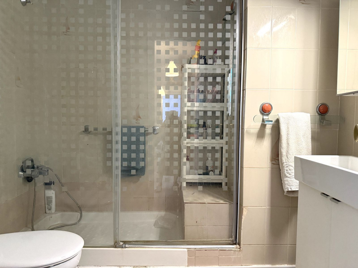 Se vende Apartamento en Planta Última de 3 dormitorios en Costa Del Sol, Málaga, España