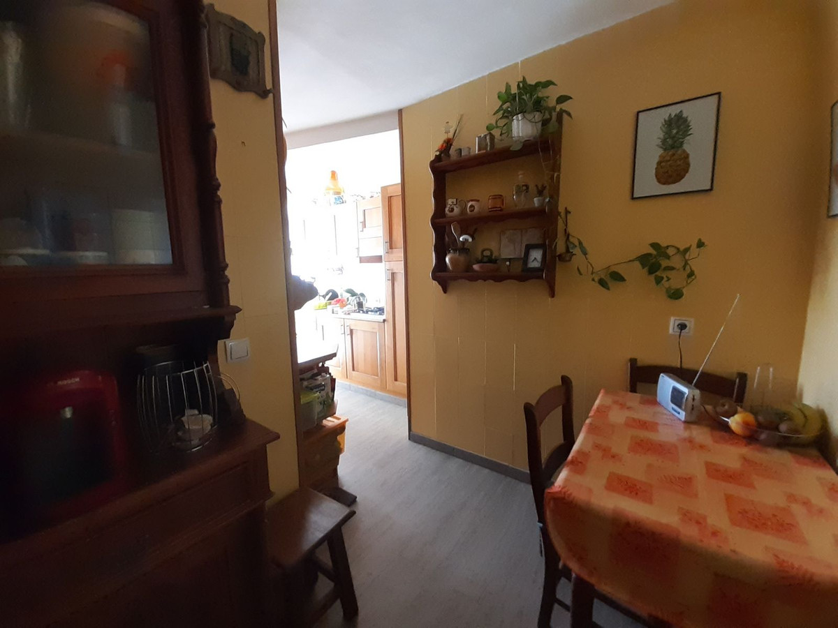 Se vende Apartamento en Planta Última de 2 dormitorios en Costa Del Sol, Málaga, España