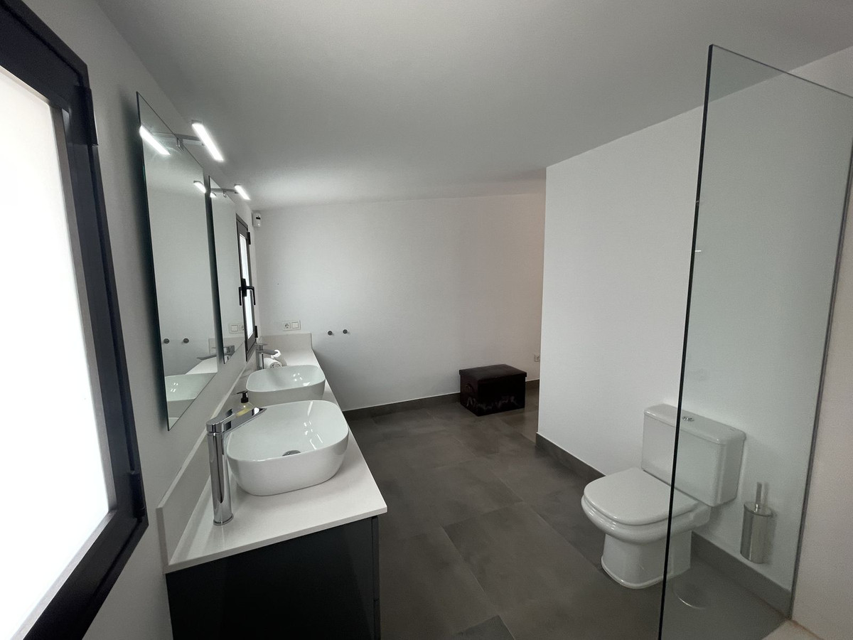 3 Bed Townhouse for sale in San Pedro De Alcántara Costa Del Sol, Málaga, Spain