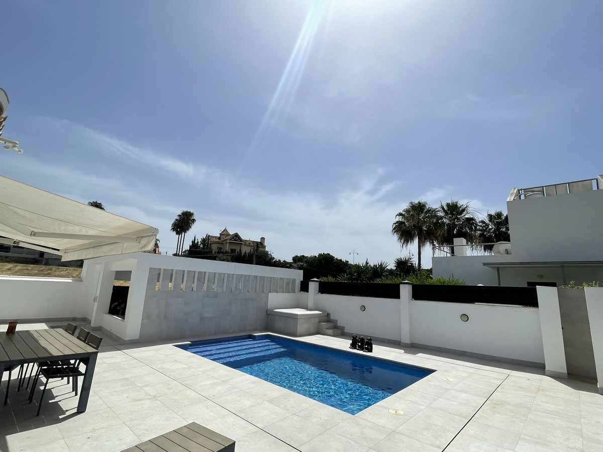 3 Bed Townhouse for sale in San Pedro De Alcántara Costa Del Sol, Málaga, Spain