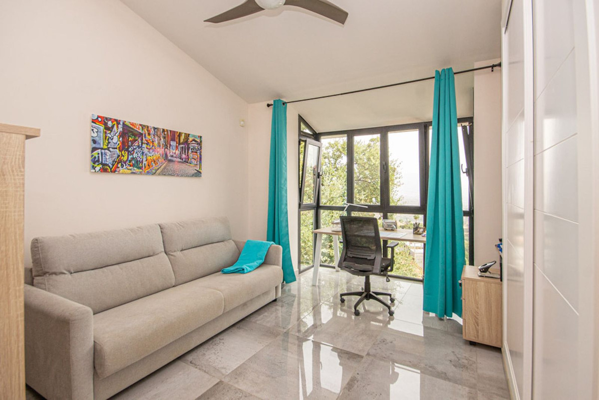 4 Bed Townhouse for sale in La Mairena Costa Del Sol, Málaga, Spain