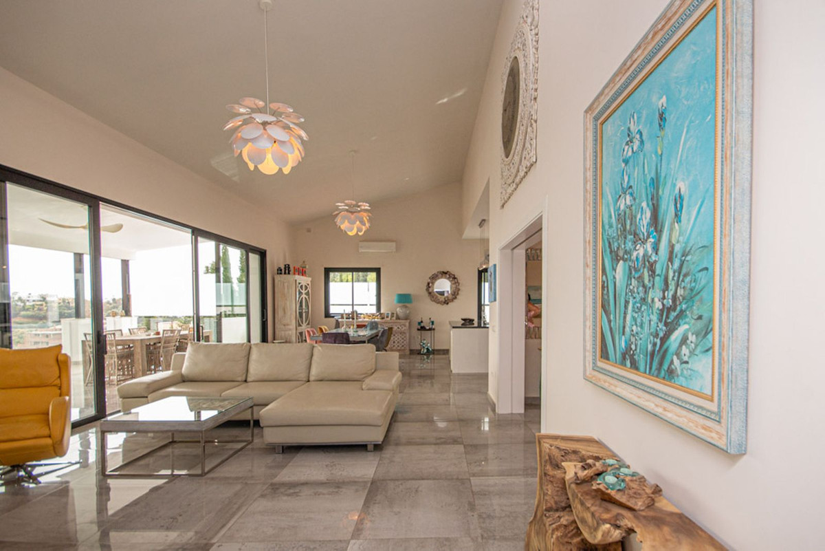 4 Bed Townhouse for sale in La Mairena Costa Del Sol, Málaga, Spain