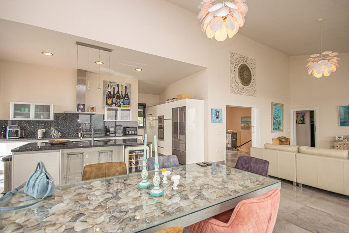 4 Bed Townhouse for sale in La Mairena Costa Del Sol, Málaga, Spain