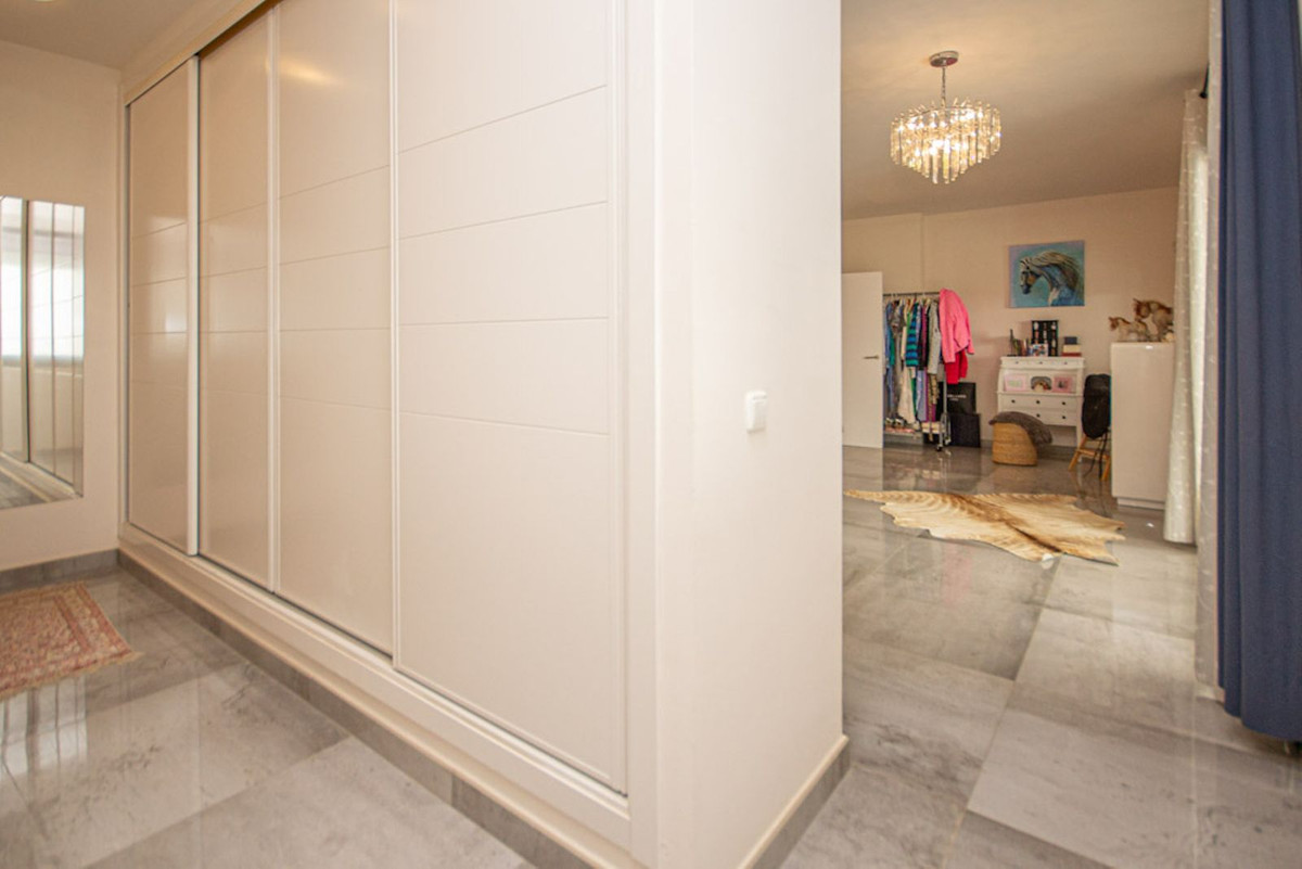 4 Bed Townhouse for sale in La Mairena Costa Del Sol, Málaga, Spain