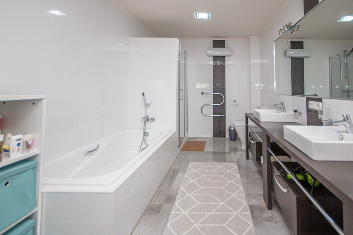 4 Bed Townhouse for sale in La Mairena Costa Del Sol, Málaga, Spain
