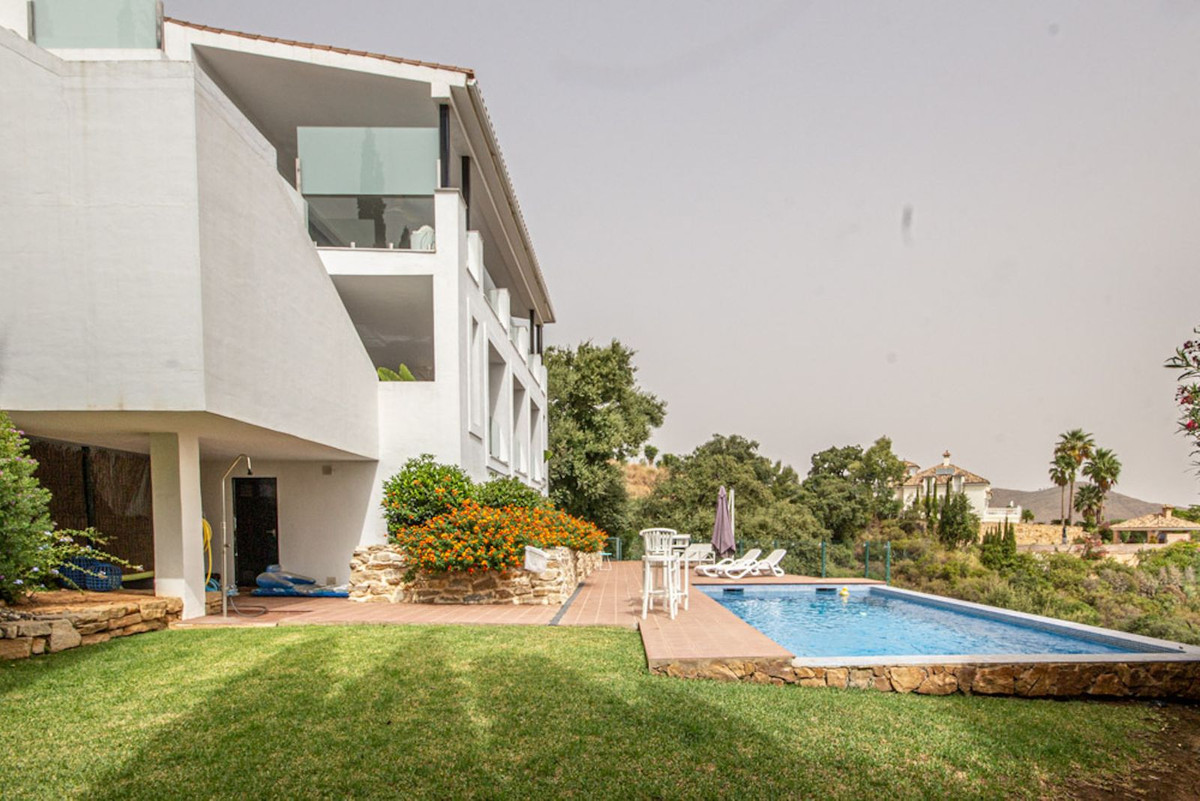4 Bed Townhouse for sale in La Mairena Costa Del Sol, Málaga, Spain