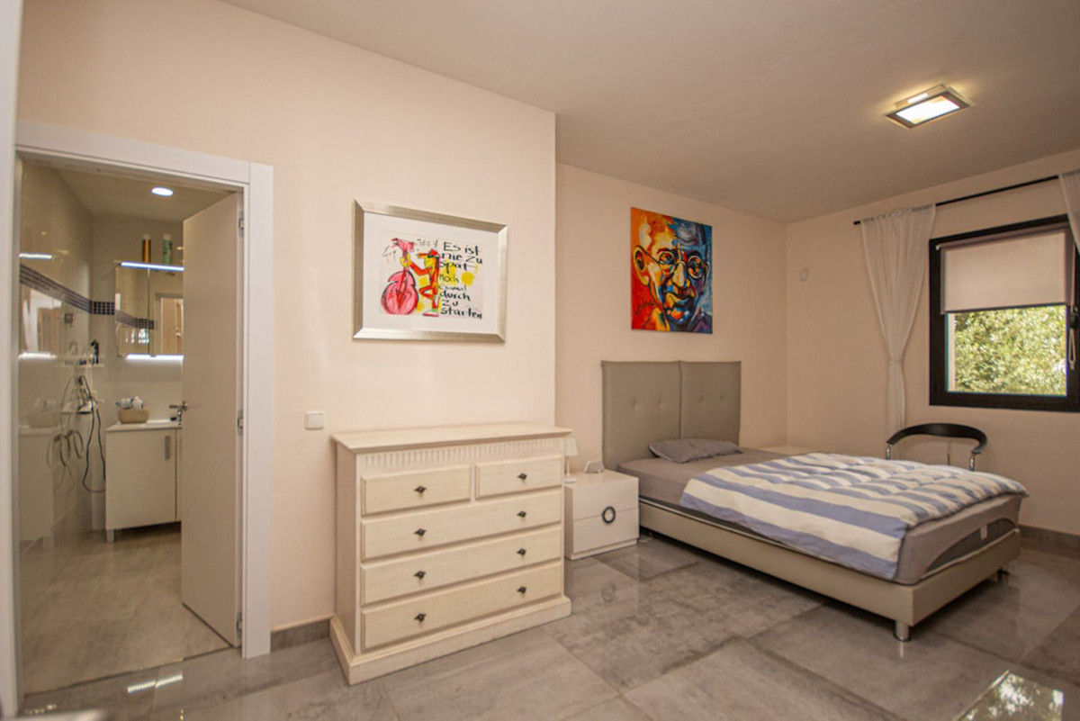 4 Bed Townhouse for sale in La Mairena Costa Del Sol, Málaga, Spain