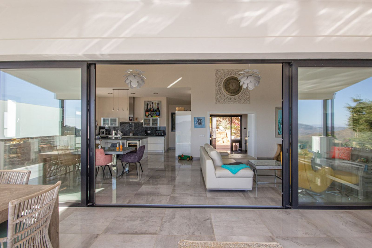 4 Bed Townhouse for sale in La Mairena Costa Del Sol, Málaga, Spain