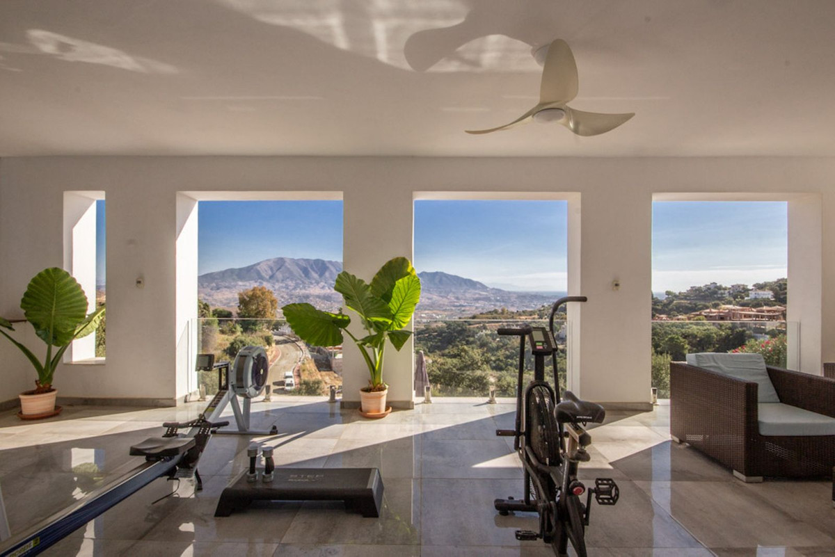 4 Bed Townhouse for sale in La Mairena Costa Del Sol, Málaga, Spain