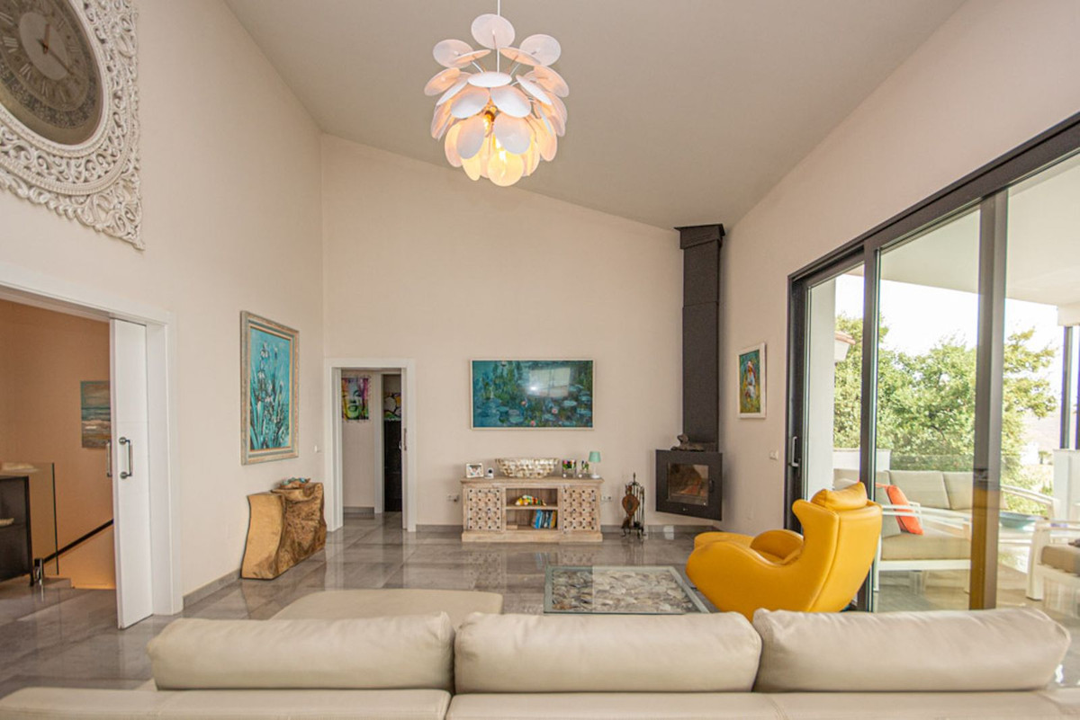 4 Bed Townhouse for sale in La Mairena Costa Del Sol, Málaga, Spain