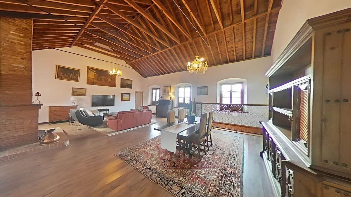 Se vende Villa - Chalet de 3 dormitorios en Costa Del Sol East, Málaga, España