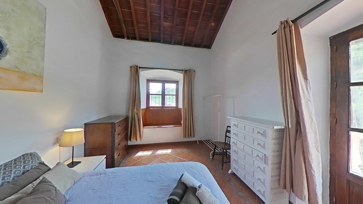 Se vende Villa - Chalet de 3 dormitorios en Costa Del Sol East, Málaga, España