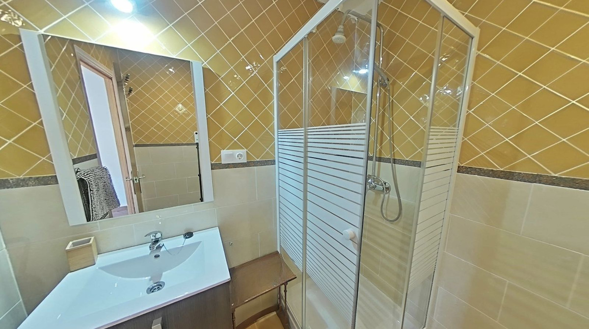 Se vende Villa - Chalet de 3 dormitorios en Costa Del Sol East, Málaga, España