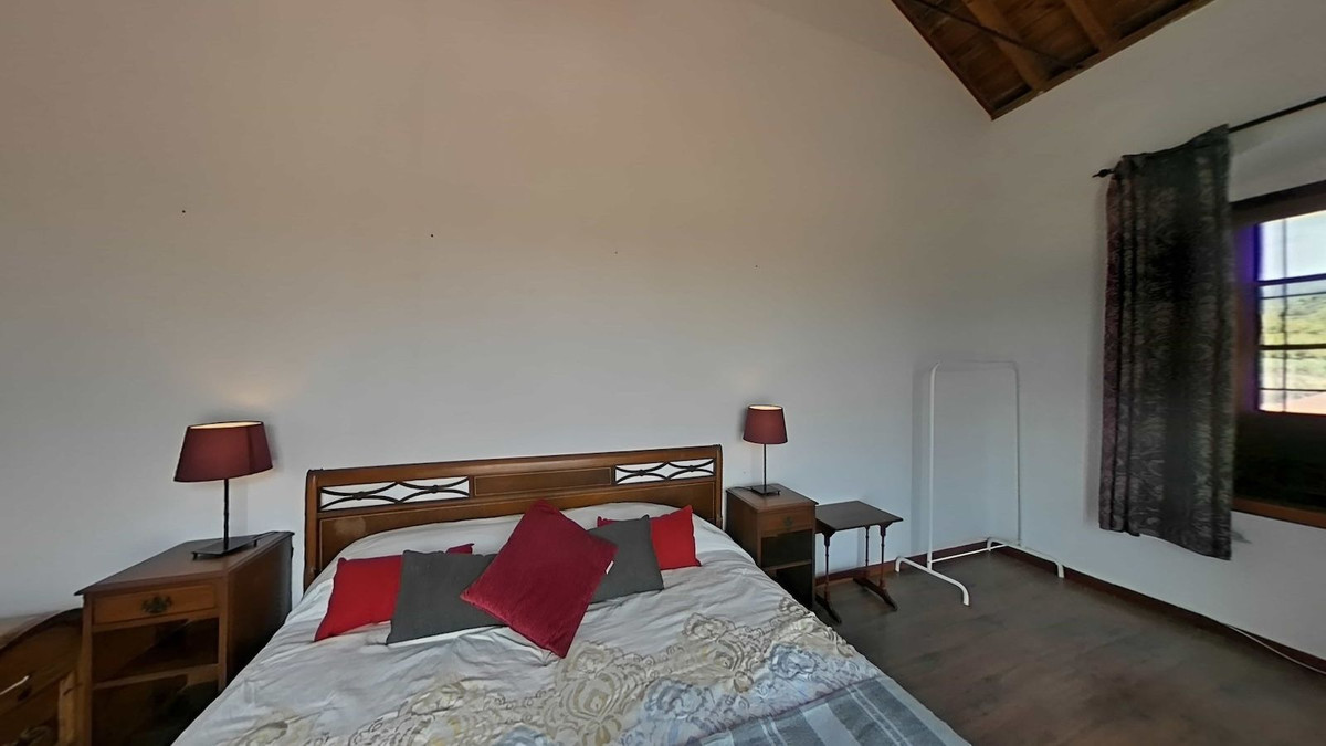 Se vende Villa - Chalet de 3 dormitorios en Costa Del Sol East, Málaga, España