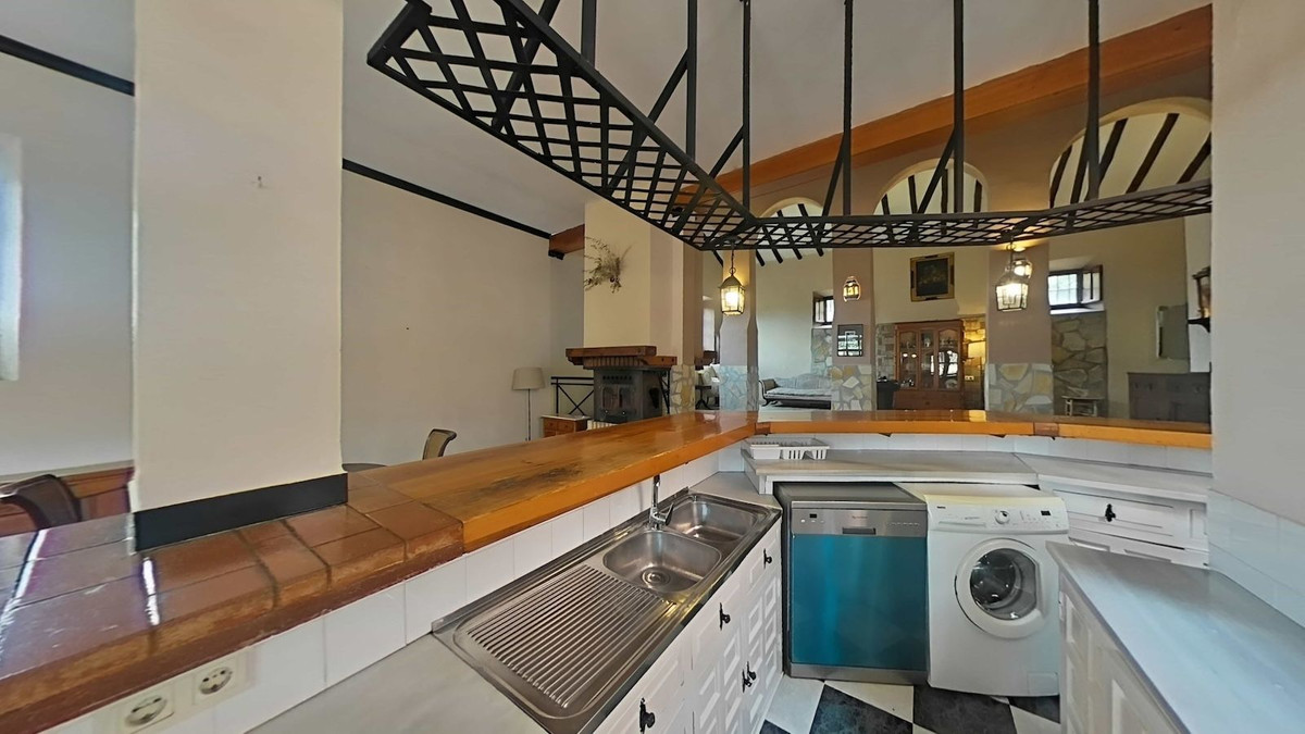 Se vende Villa - Chalet de 3 dormitorios en Costa Del Sol East, Málaga, España