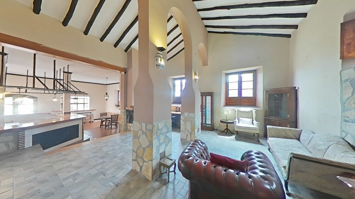 Se vende Villa - Chalet de 3 dormitorios en Costa Del Sol East, Málaga, España