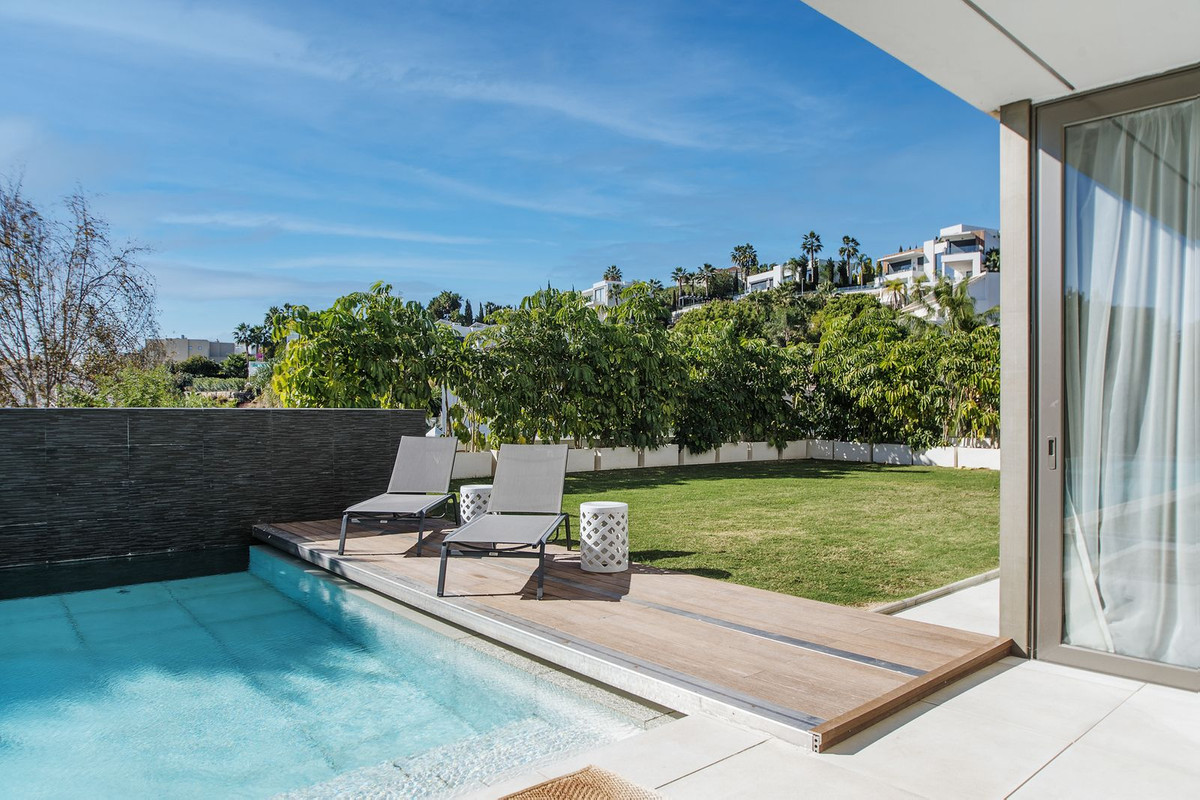 Se vende Villa - Chalet de 5 dormitorios en Costa Del Sol, Málaga, España