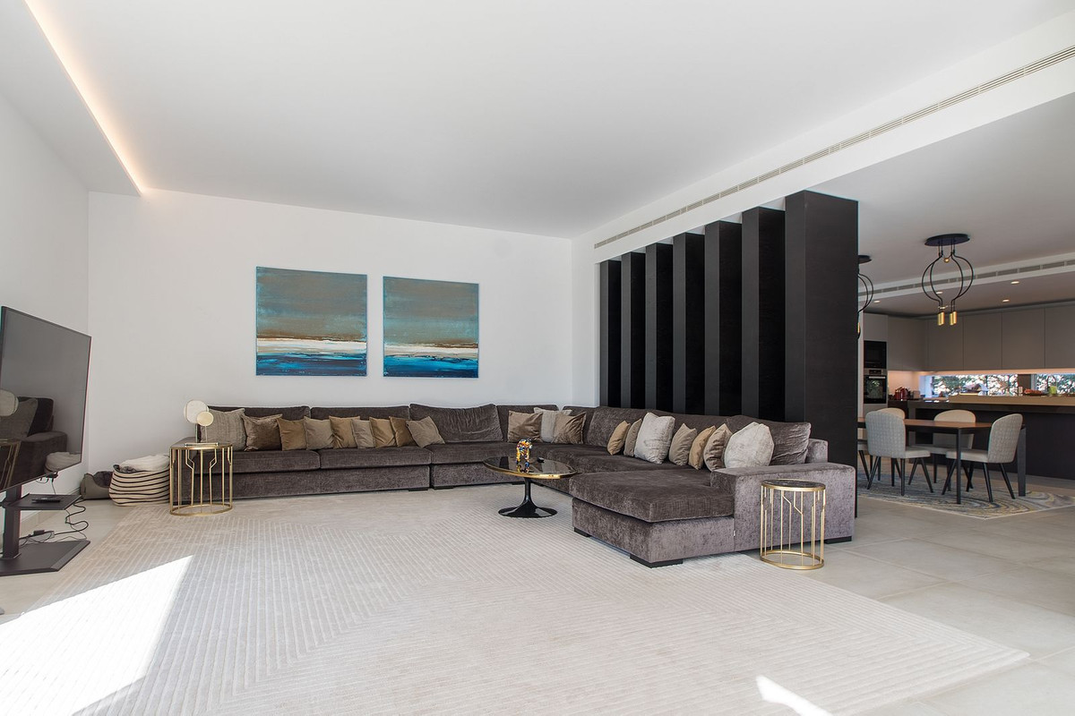 Se vende Villa - Chalet de 5 dormitorios en Costa Del Sol, Málaga, España