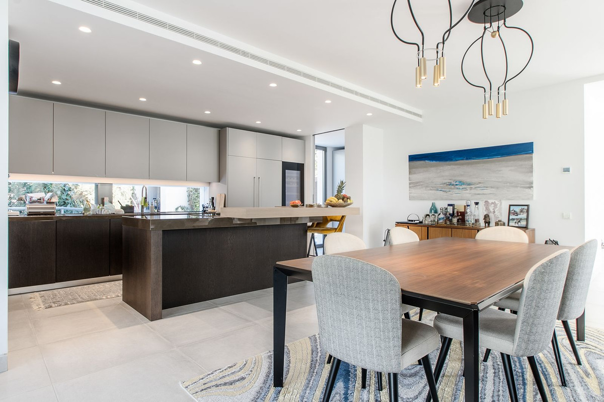 Se vende Villa - Chalet de 5 dormitorios en Costa Del Sol, Málaga, España