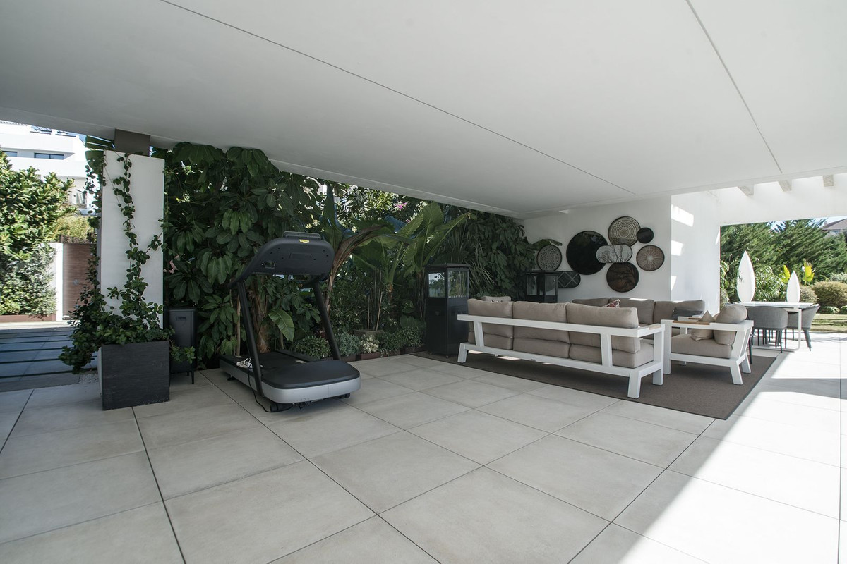 Se vende Villa - Chalet de 5 dormitorios en Costa Del Sol, Málaga, España