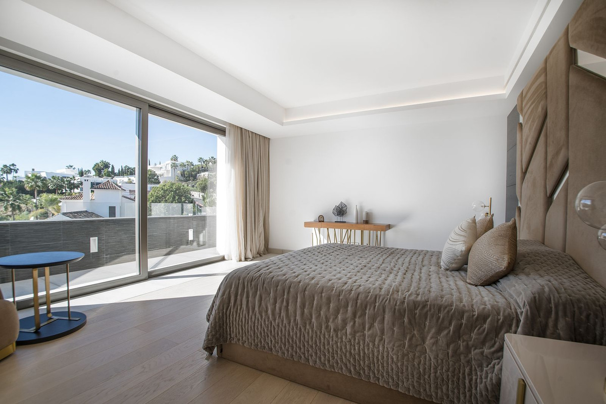 Se vende Villa - Chalet de 5 dormitorios en Costa Del Sol, Málaga, España