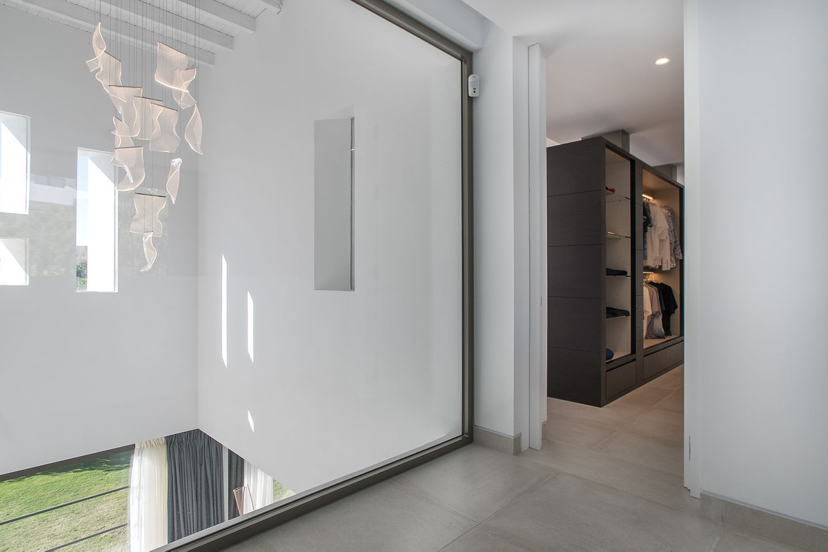 Se vende Villa - Chalet de 5 dormitorios en Costa Del Sol, Málaga, España