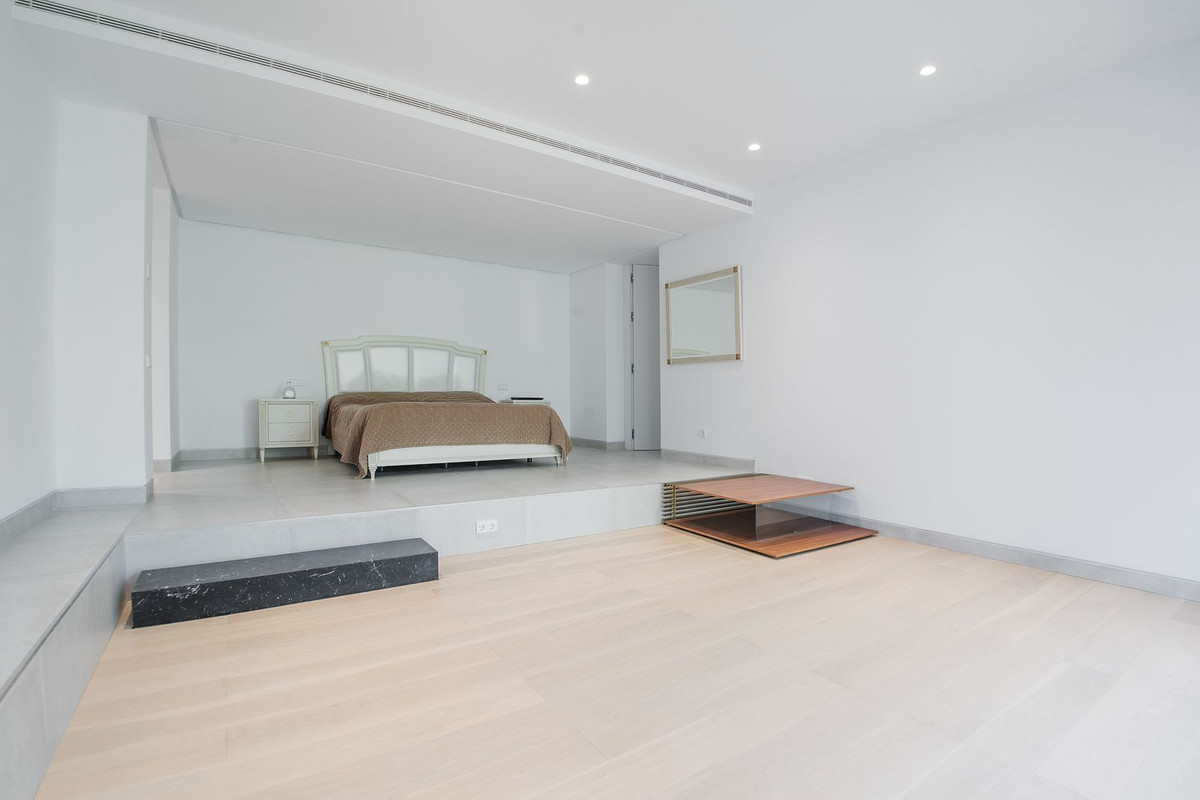 Se vende Villa - Chalet de 5 dormitorios en Costa Del Sol, Málaga, España