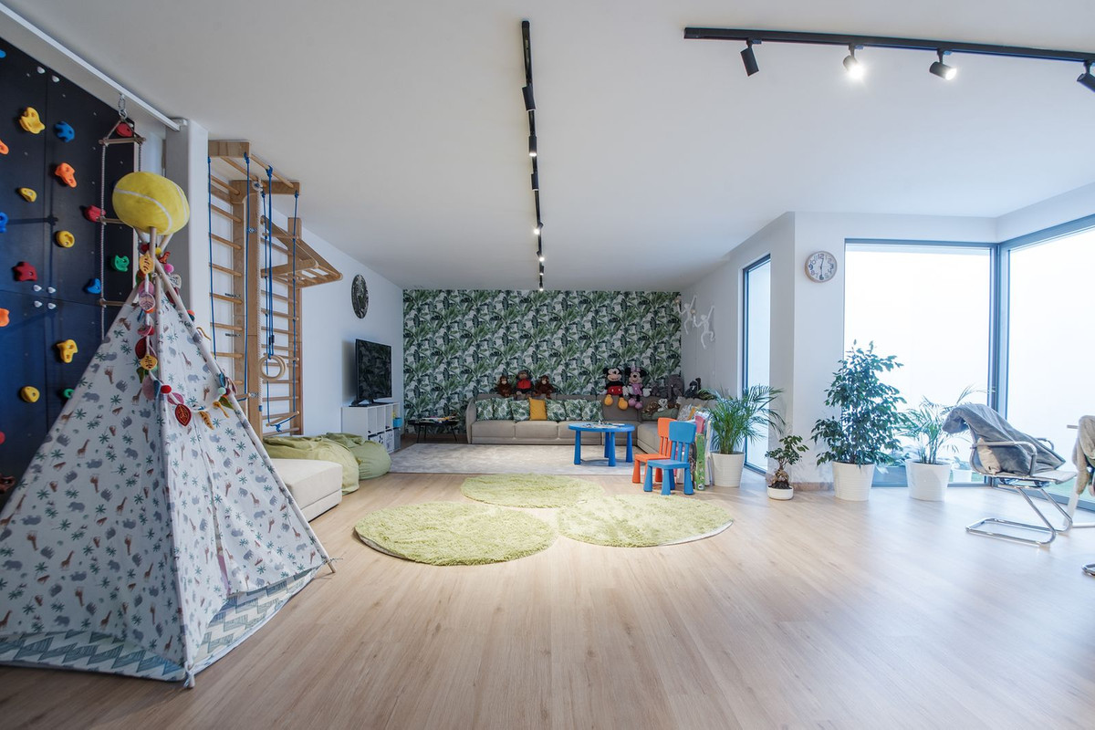 Se vende Villa - Chalet de 5 dormitorios en Costa Del Sol, Málaga, España