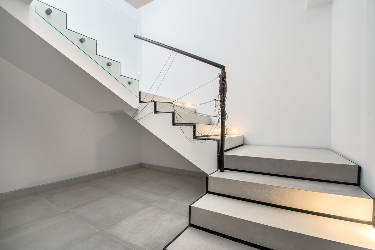 Se vende Villa - Chalet de 5 dormitorios en Costa Del Sol, Málaga, España