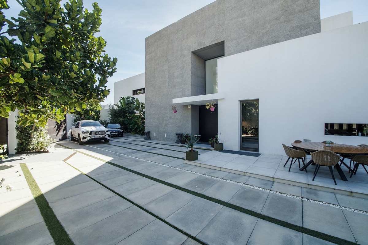 Se vende Villa - Chalet de 5 dormitorios en Costa Del Sol, Málaga, España