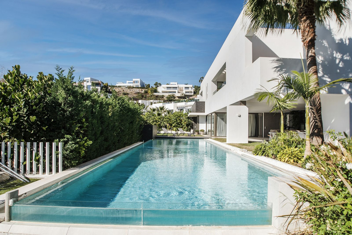 Se vende Villa - Chalet de 5 dormitorios en Costa Del Sol, Málaga, España