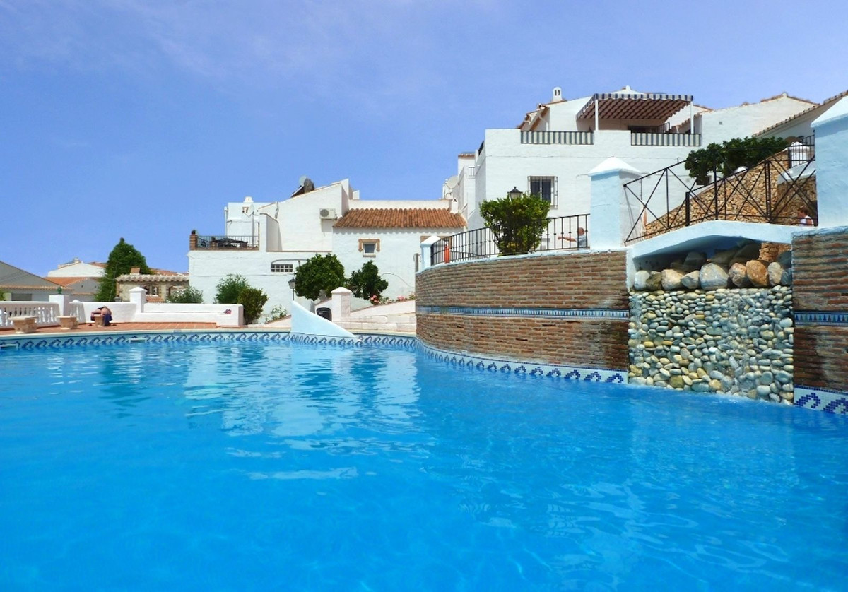 2 Bed Townhouse for sale in Nerja Costa Del Sol East, Málaga, Spain