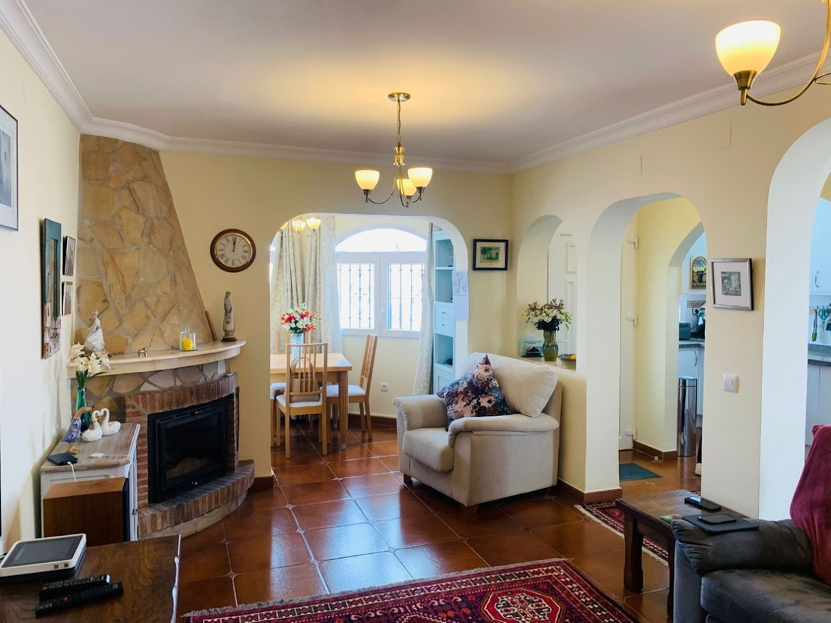 2 Bed Townhouse for sale in Nerja Costa Del Sol East, Málaga, Spain